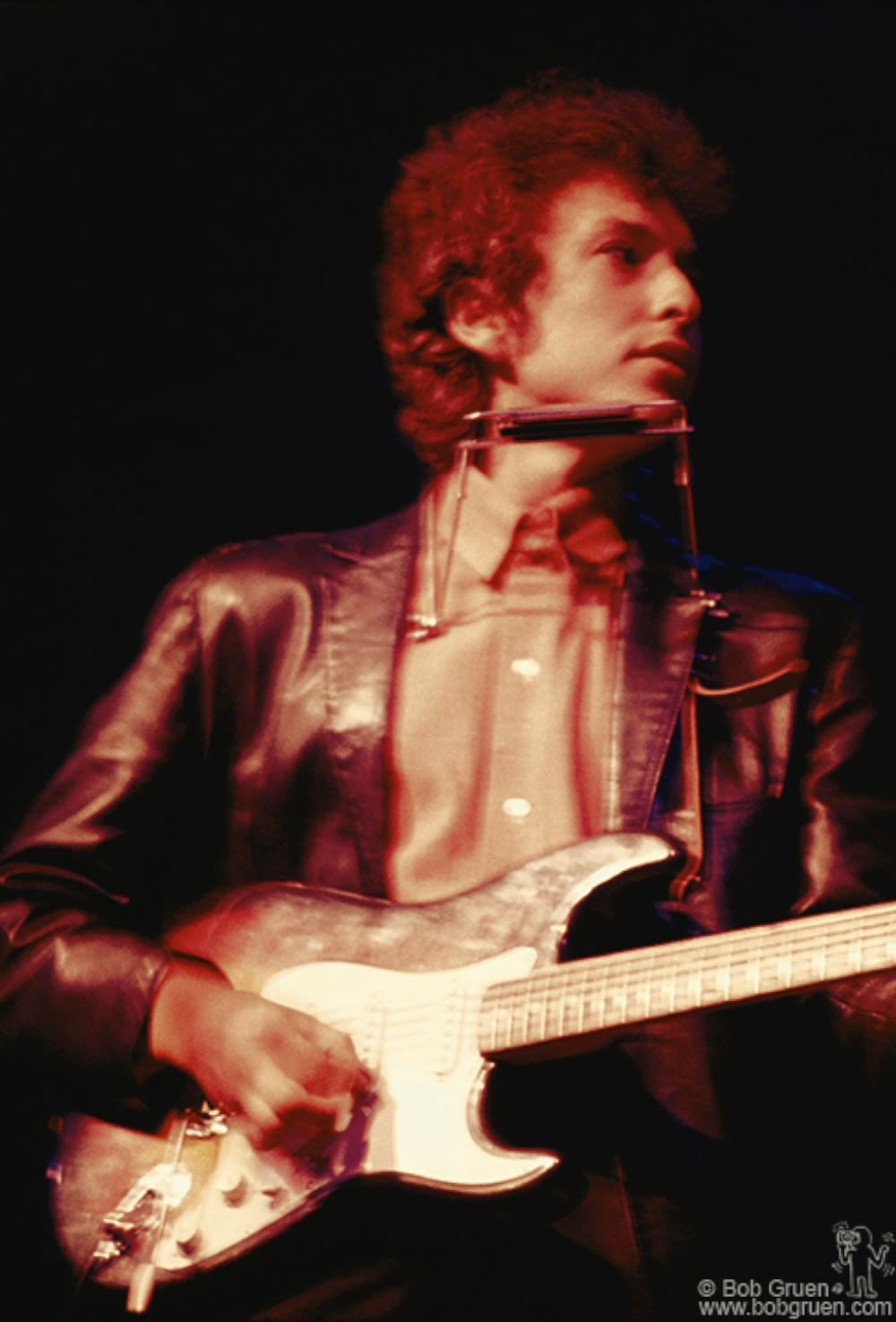 Legendary singer/songwriter Bob Dylan at the Newport Folk Festival, Sunday, July 25, 1965. On this date Bob Gruen took his first concert photos.