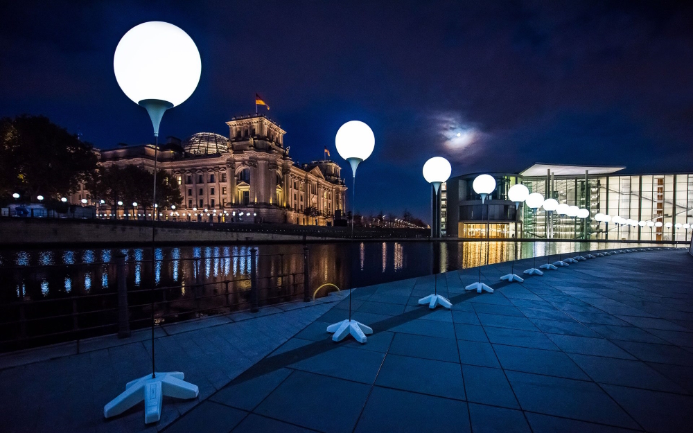 'Lichtgrenze', light art installation: 