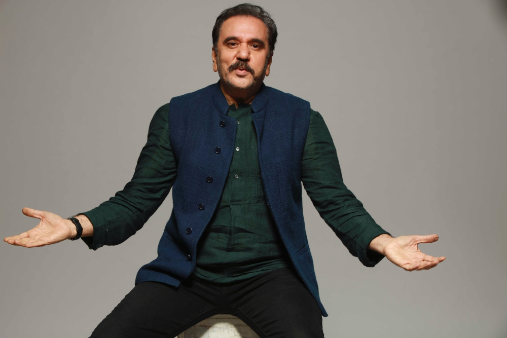 Feroz Abbas Khan describes his work to somebody who hasn't seen it yet as 