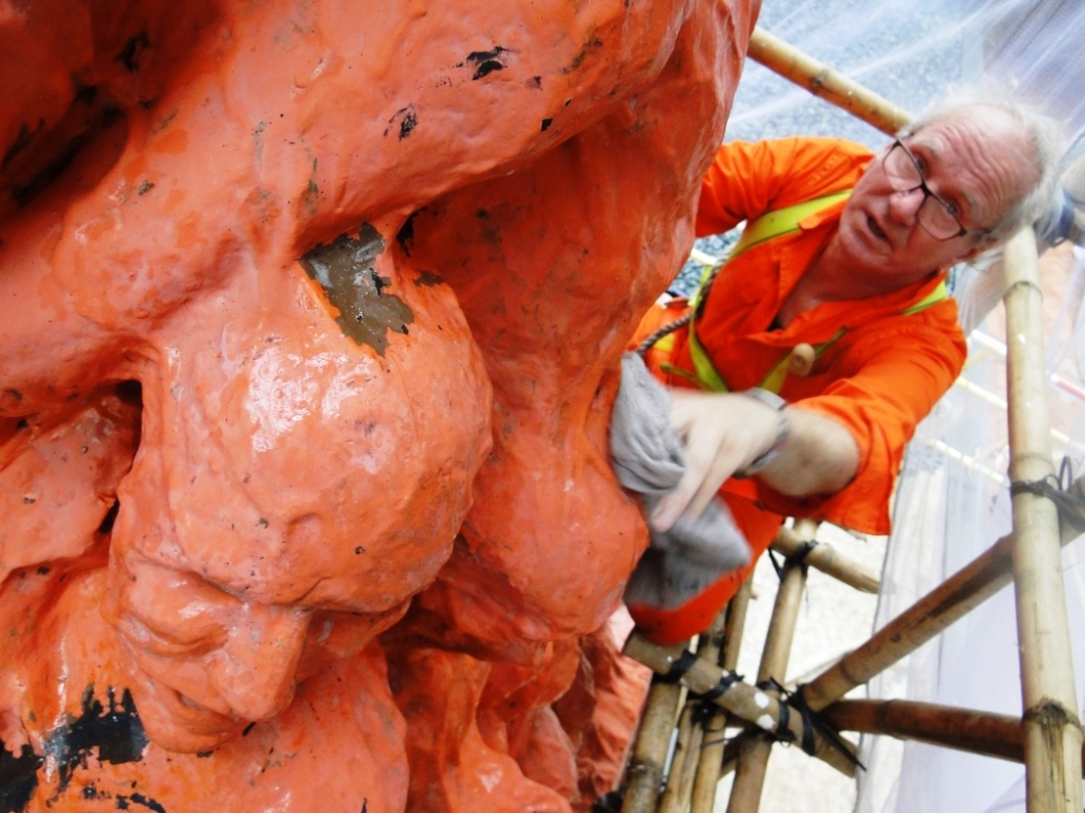 Jens Galschiøt at work on 'The Pillar Of Shame'.