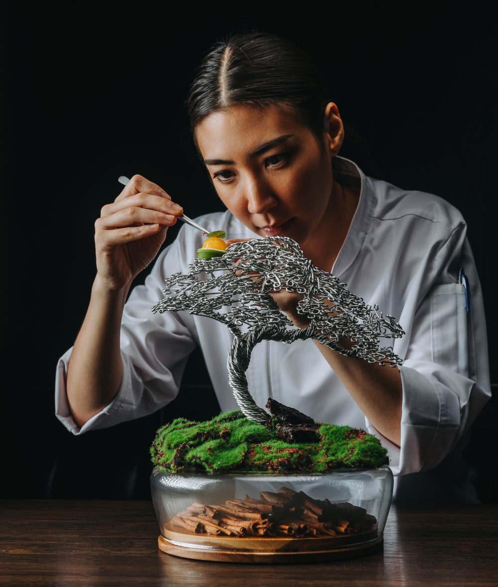 Chef Pam at work on an encapsulated orange. For this culinary work of art, a quote from the German philosopher Andreas Tenzer fits perfectly: 
