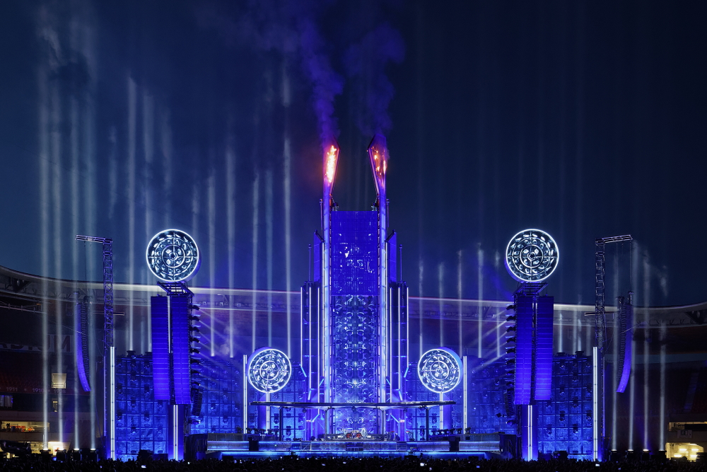 Rammstein_Stadium-Tour_Woodroffe Bassett Design | Lighting Design: Roland Greil & Patrick Woodroffe | Video Design: Roland Greil