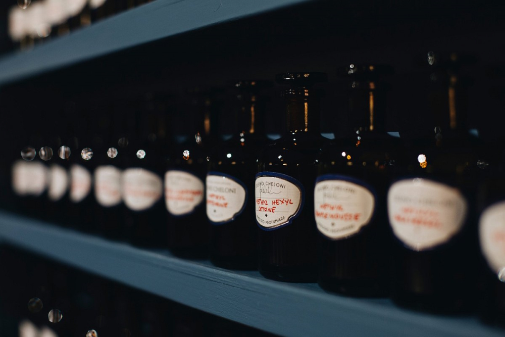 The majority of the precious scents Sileno Cheloni purchases during his travels in the East.