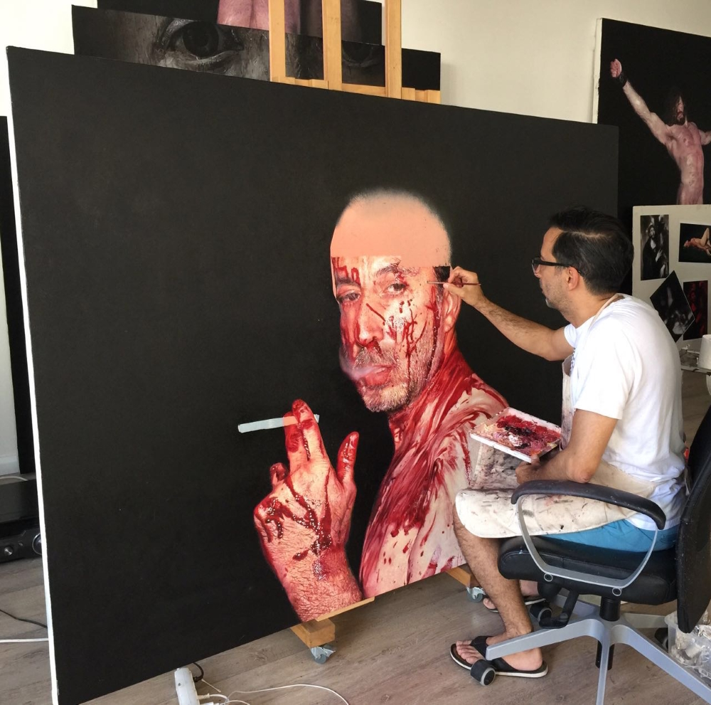 Difficult task even for a hyper-realist painter: working on a self portrait.